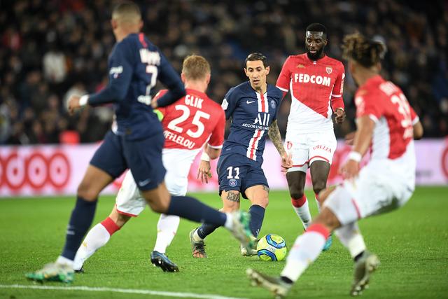 背身列队被罚，拉普拉塔大学生官方：将上诉，支持贝隆和全队（因背对列队遭处罚，拉普拉塔大学生宣布上诉：力挺贝隆与全队）