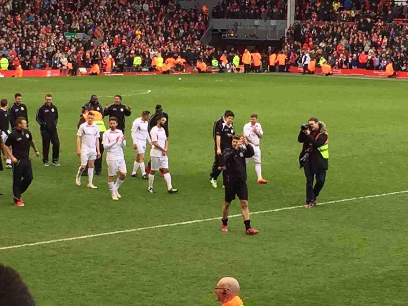 皇马青训小将获征召！18岁天才后卫冲击一线队，卡马温加伤愈归队