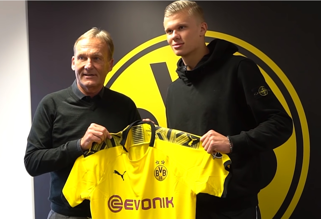 邮报：曼联想世界杯前签6号位，避免世界杯后目标球员涨价（邮报：曼联力争在世界杯前敲定6号位，以免世界杯后目标球员身价上涨）