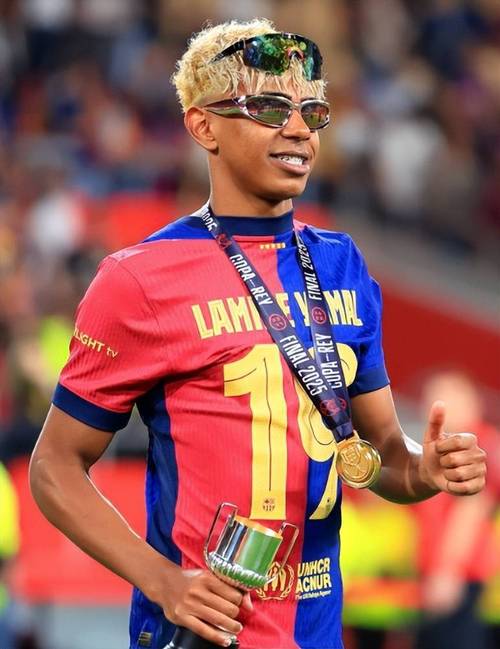 伊万：为自己所做的一切感到自豪，在足球领域留下了重要印记（伊万：为所有努力自豪，已在足坛留下鲜明印记）