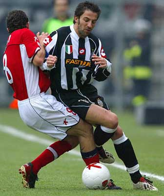 弗拉霍维奇在尤文前20场欧冠打入9球，仅次于C罗和伊瓜因（弗拉霍维奇欧冠为尤文前20场斩获9球，仅逊C罗与伊瓜因）