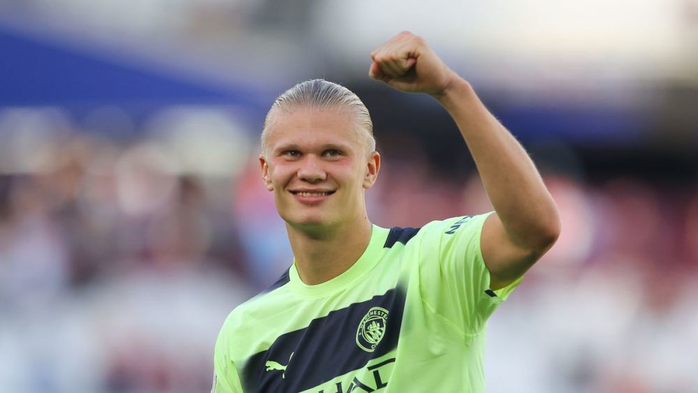 球迷：他活成了我们的骄傲（球迷自豪：他已成为我们的荣耀）