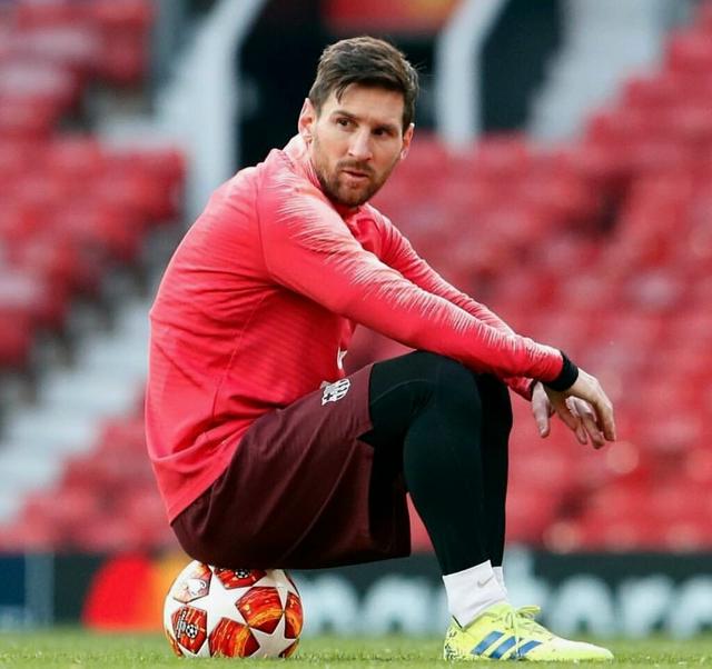 罗马推出黑胶唱片版队歌：限量版售价49.9欧，普通版19.9欧（罗马发售队歌黑胶唱片：限量款49.9欧，标准版19.9欧）