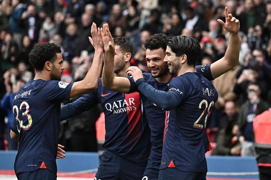 里程碑，萨比策完成多特生涯第100次出场（萨比策多特生涯百场达成）