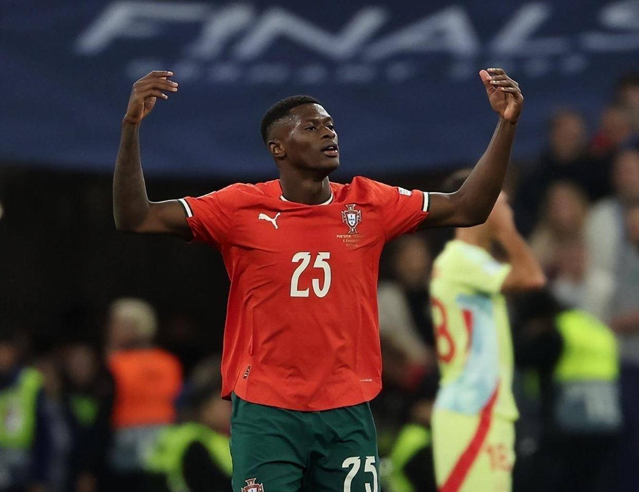 曼联4-1屠狼，狼队中计了（曼联4-1大胜狼队，狼队陷入圈套）