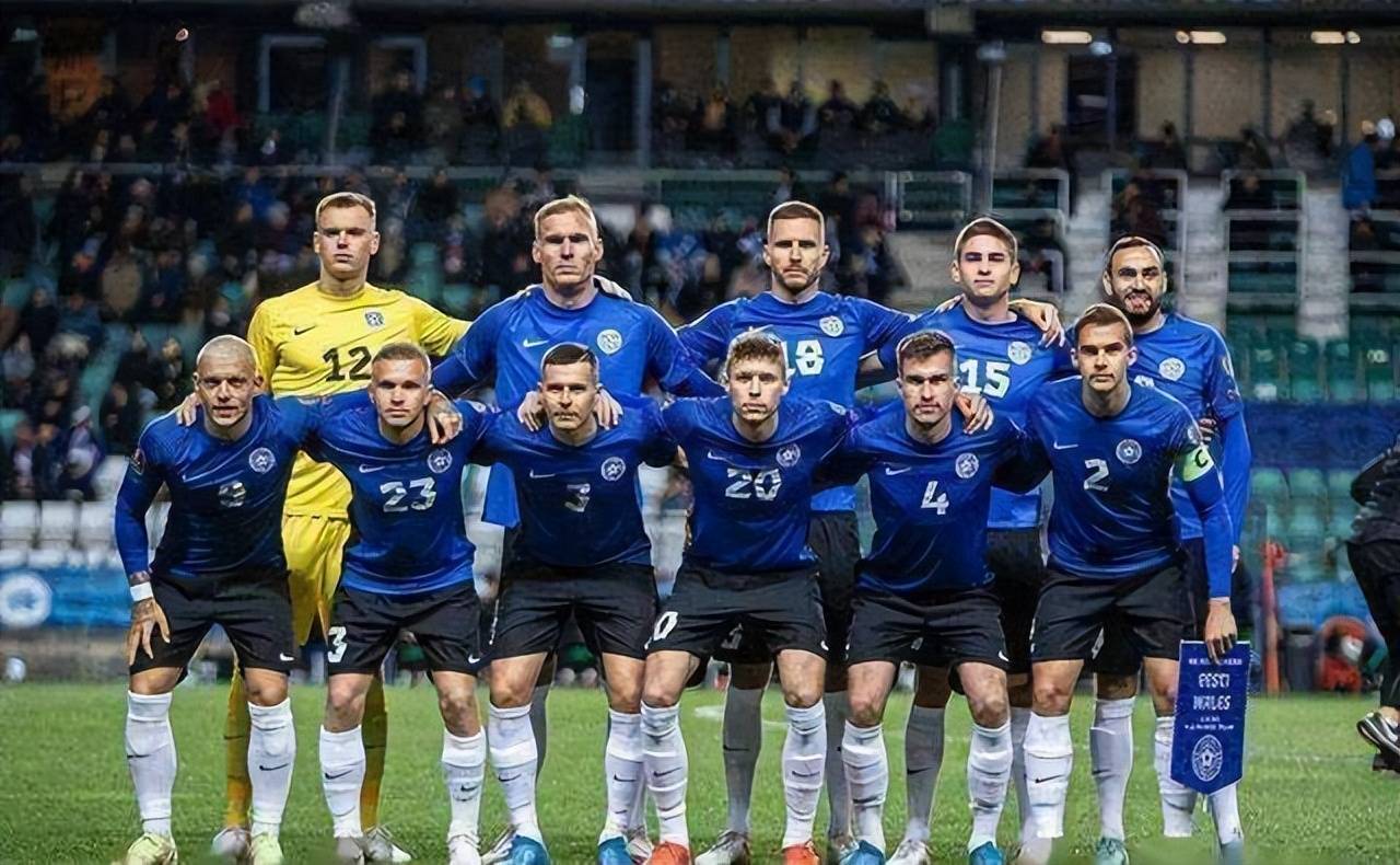 爱德华兹赛季第4次轰下40+，仅次于东契奇5次（爱德华兹本季第4次砍下40+，仅落后东契奇的5次）