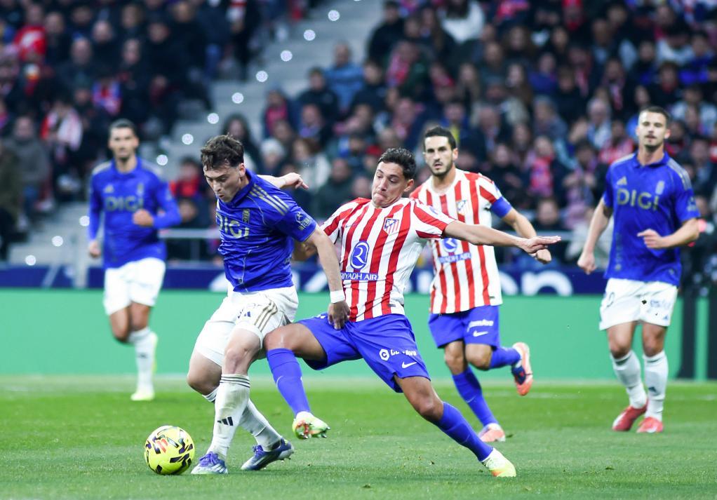 荷媒：拜仁今天将派球探考察里德，评估是否正式联系费耶诺德（荷媒：拜仁今日派球探考察里德，权衡是否与费耶诺德展开正式洽谈）