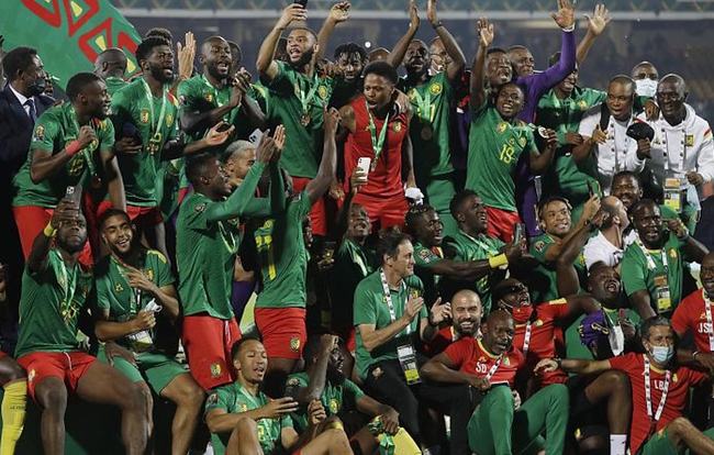 河南队祝贺重庆铜梁龙冲超：中超赛场将因你们的到来更加精彩（河南队恭贺重庆铜梁龙升入中超：你们的加入将令赛场更精彩）