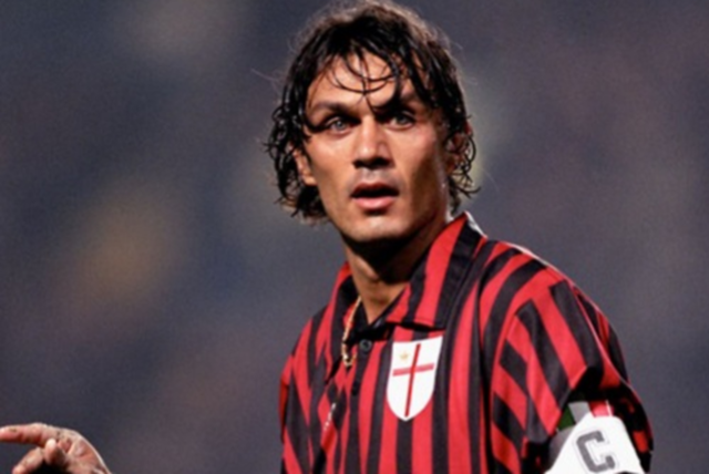 欧冠战报：库杜斯、西蒙斯点射，热刺3-0布拉格斯拉维亚（欧冠简讯：库杜斯、西蒙斯先后点球建功，热刺3比0完胜布拉格斯拉维亚）