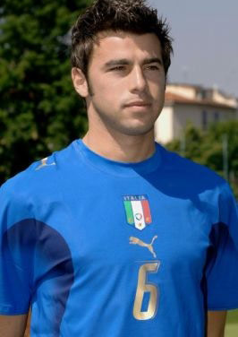 本赛季五大联赛创造机会和过人30+：多库、姆巴佩、维尼修斯（本季五大联赛创造机会与过人均达30+：多库、姆巴佩、维尼修斯入列）