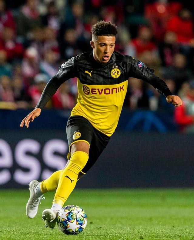 心系老东家，小罗社媒晒照祝贺弗拉门戈巴甲夺冠（小罗社媒发文晒照，祝贺老东家弗拉门戈夺得巴甲冠军）