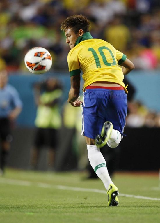 迪乌夫：齐沃经常和我交流帮我提高，高兴自己的机会越来越多（迪乌夫：齐沃常与我沟通助我提升，很高兴我的机会越来越多）