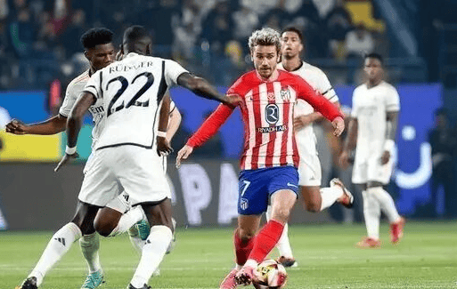 眼眶被塞尔塔球员打出血，结果收到黄牌（被塞尔塔球员打到眼眶出血，反而还吃到黄牌）