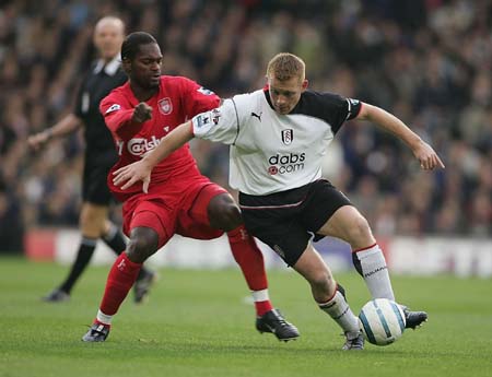 世体：德罗刚进一线队时不适应，巴萨教练组安排了强化训练（世体：德罗升入一线队初期适应不佳，巴萨教练组安排专项强化训练）