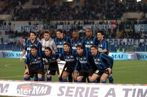 詹姆斯：艾顿承担了约80%的挡拆掩护，是进攻的重要力量（詹姆斯：艾顿承担近八成挡拆任务，系进攻端关键支柱）